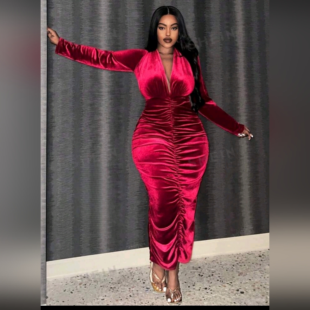 NWOT Plunging Neck Ruched Bodycon Dress, Burgundy Size 20